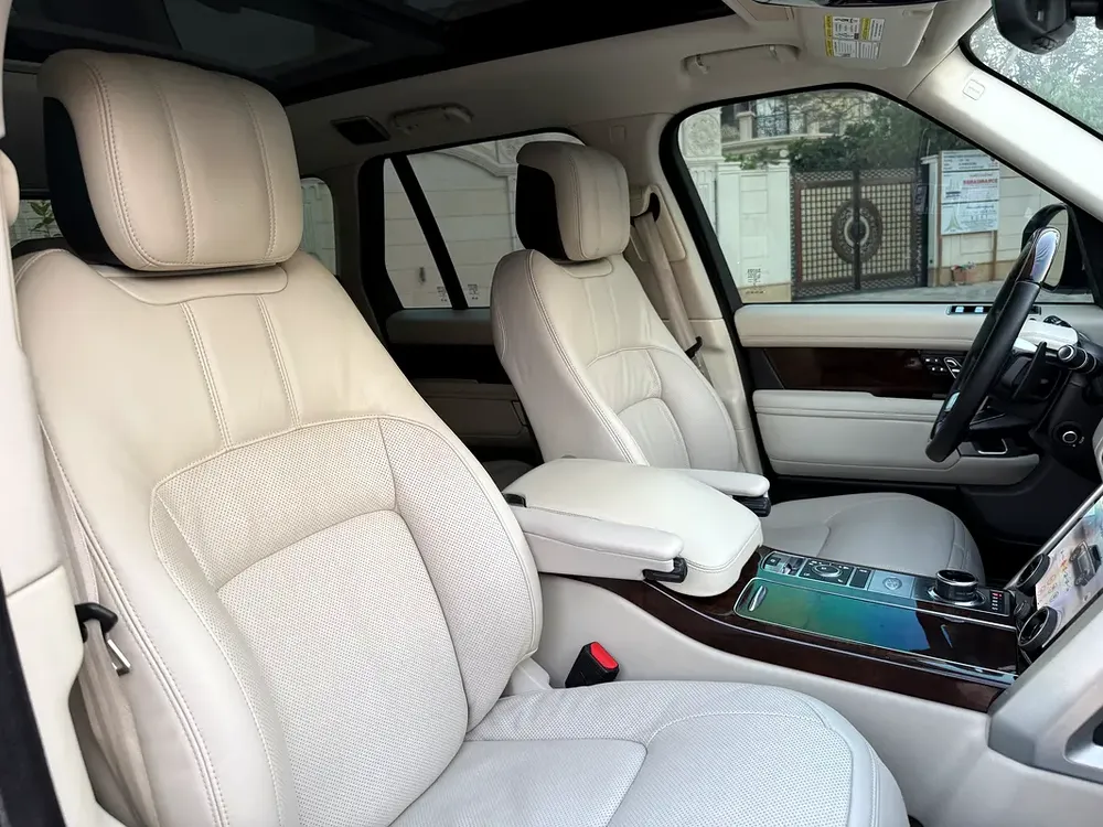 RANGE ROVER VOGUE HSE 2020 AMAZING CONDITION FULL OPTION - Image 6