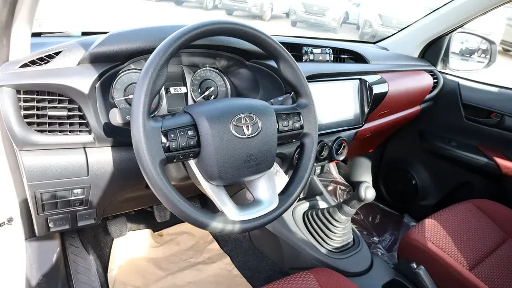 Toyota hilux SC RWD 2.7 L - Image 12