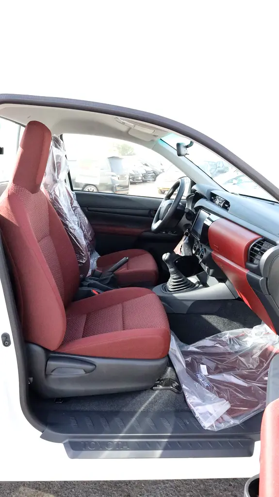Toyota hilux SC RWD 2.7 L - Image 14