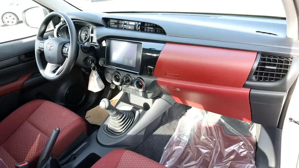 Toyota hilux SC RWD 2.7 L - Image 15
