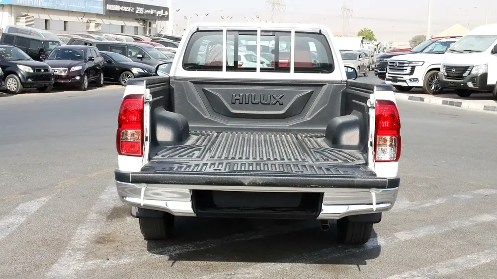 Toyota hilux SC RWD 2.7 L - Image 9