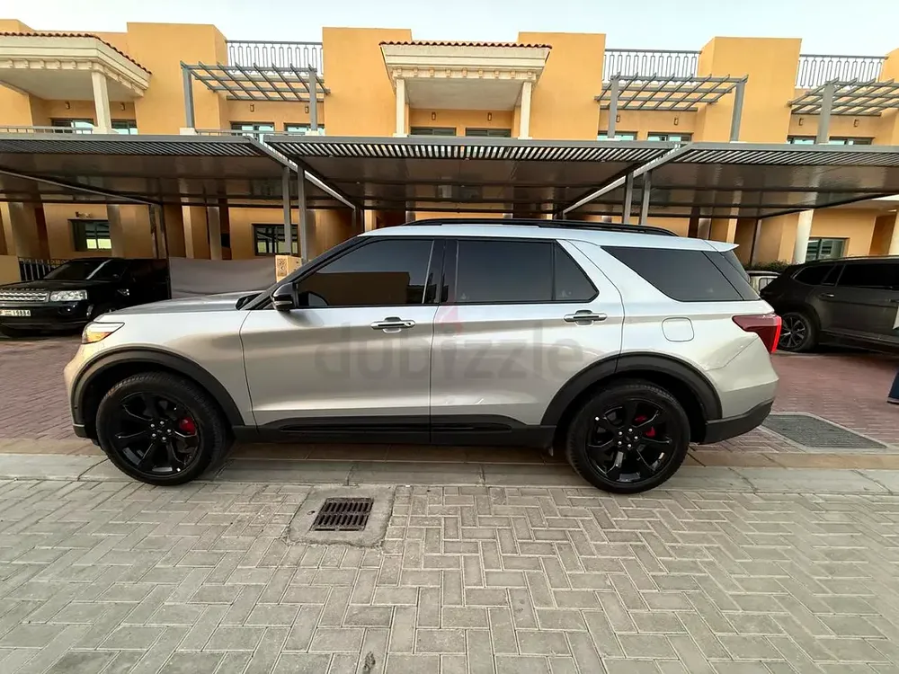 Ford Explorer ST 2023, GCC Specs - Like New! - Image 4