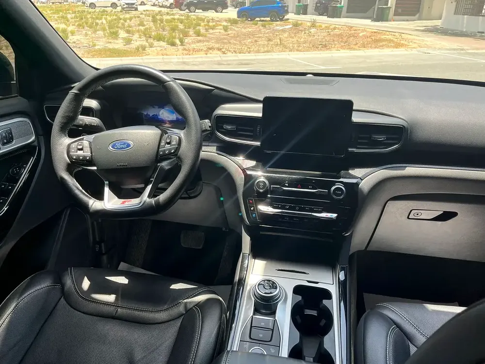 Ford Explorer ST 2023, GCC Specs - Like New! - Image 6