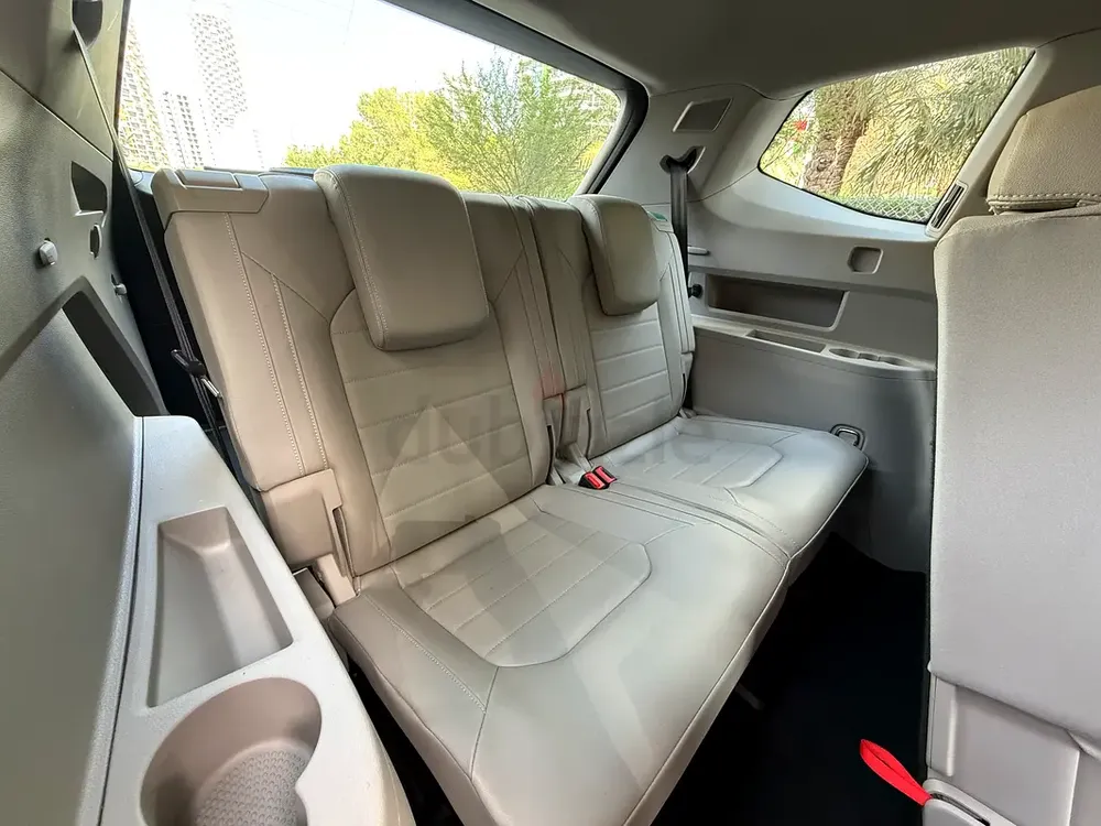 Volkswagen Teramont Highline Plus, 7 Seater 2021 GCC Specs, Radar and Seat Cooler, CarPlay connect - Image 12