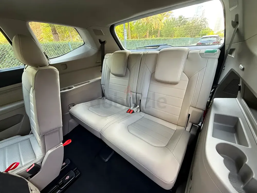 Volkswagen Teramont Highline Plus, 7 Seater 2021 GCC Specs, Radar and Seat Cooler, CarPlay connect - Image 16