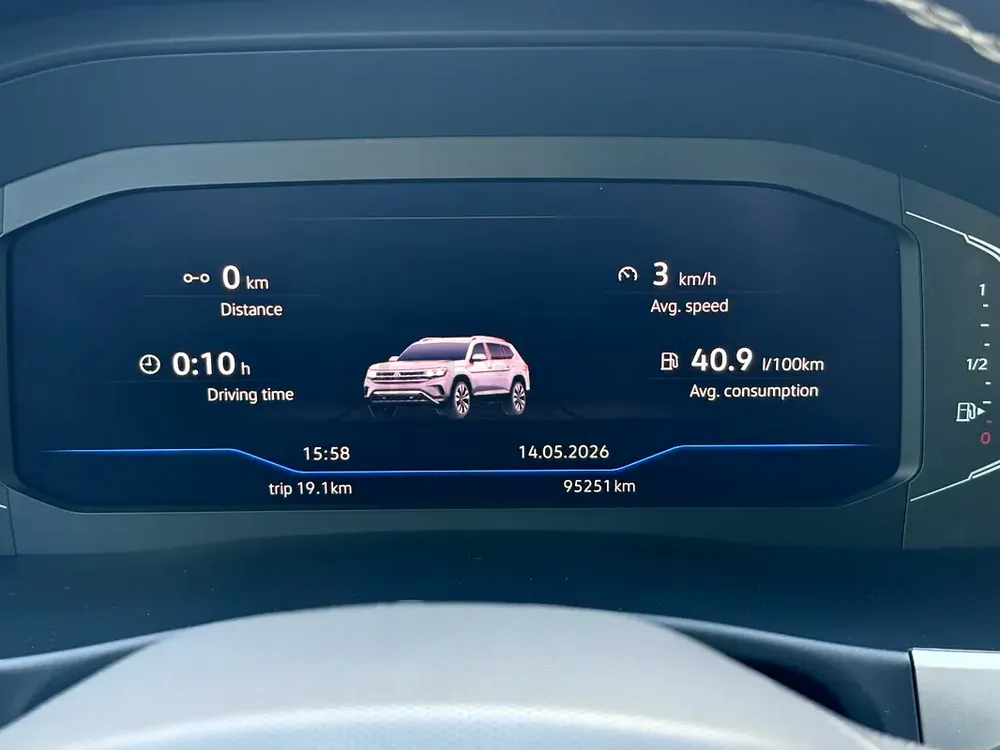Volkswagen Teramont Highline Plus, 7 Seater 2021 GCC Specs, Radar and Seat Cooler, CarPlay connect - Image 9