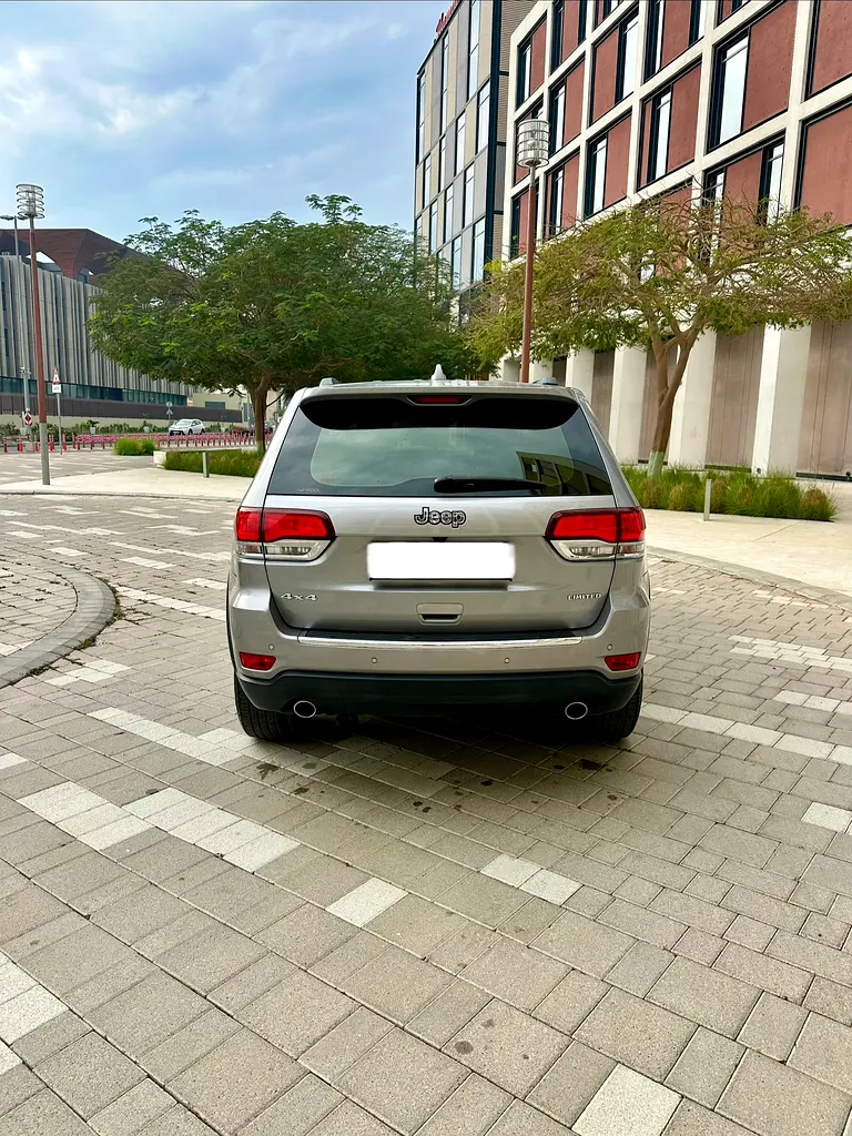 JEEP GRAND CHEROKEE 2020 LIMITED GCC SERVICE HISTORY FOR SALE - Image 4