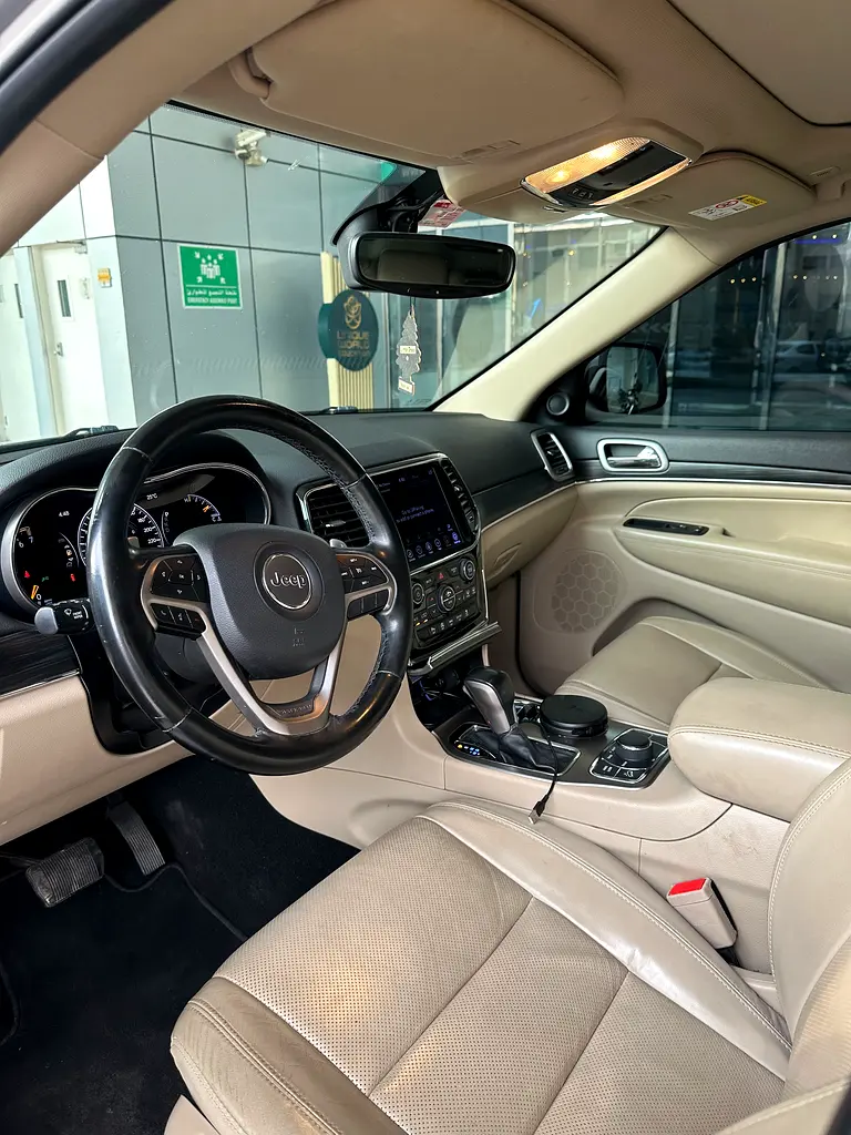 JEEP GRAND CHEROKEE 2020 LIMITED GCC SERVICE HISTORY FOR SALE - Image 7