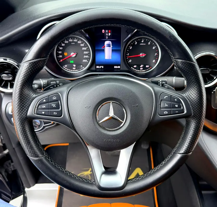 2023 Mercedes-Benz V250 Luxury, Warranty, Excellent Condition, GCC Specs - Image 6