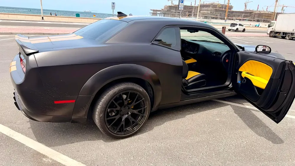 immaculate DODGE challenger 2018 GCC V8 RT/HE.5.7, Wide body with sunroof - Image 4