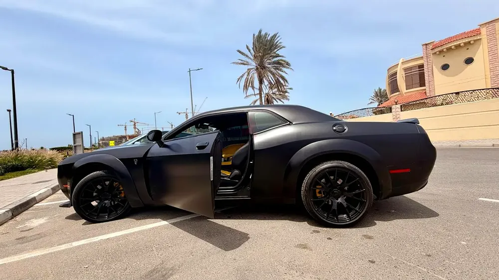 immaculate DODGE challenger 2018 GCC V8 RT/HE.5.7, Wide body with sunroof - Image 6