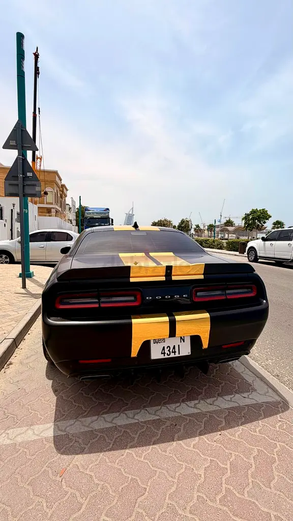 immaculate DODGE challenger 2018 GCC V8 RT/HE.5.7, Wide body with sunroof - Image 9