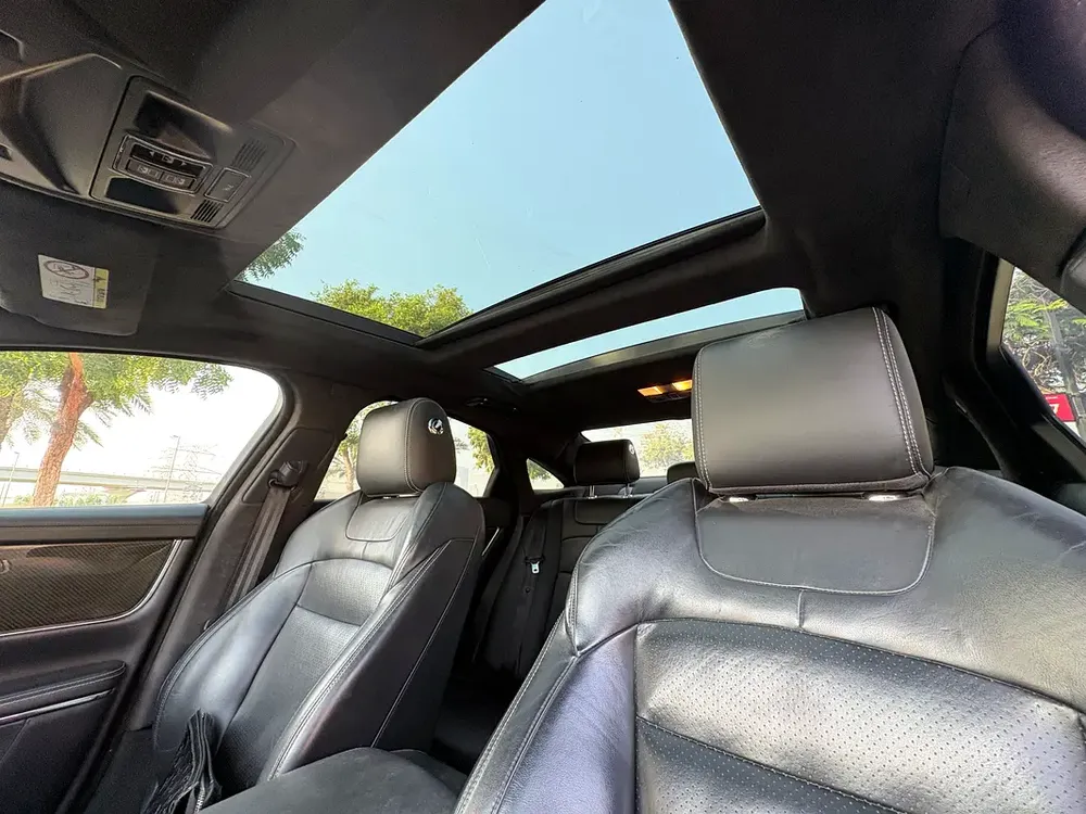 Jaguar XJ 6 Executive 2016 - GCC Specs - Pristine Condition - Image 6