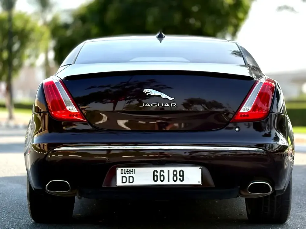 Jaguar XJ 6 Executive 2016 - GCC Specs - Pristine Condition - Image 7