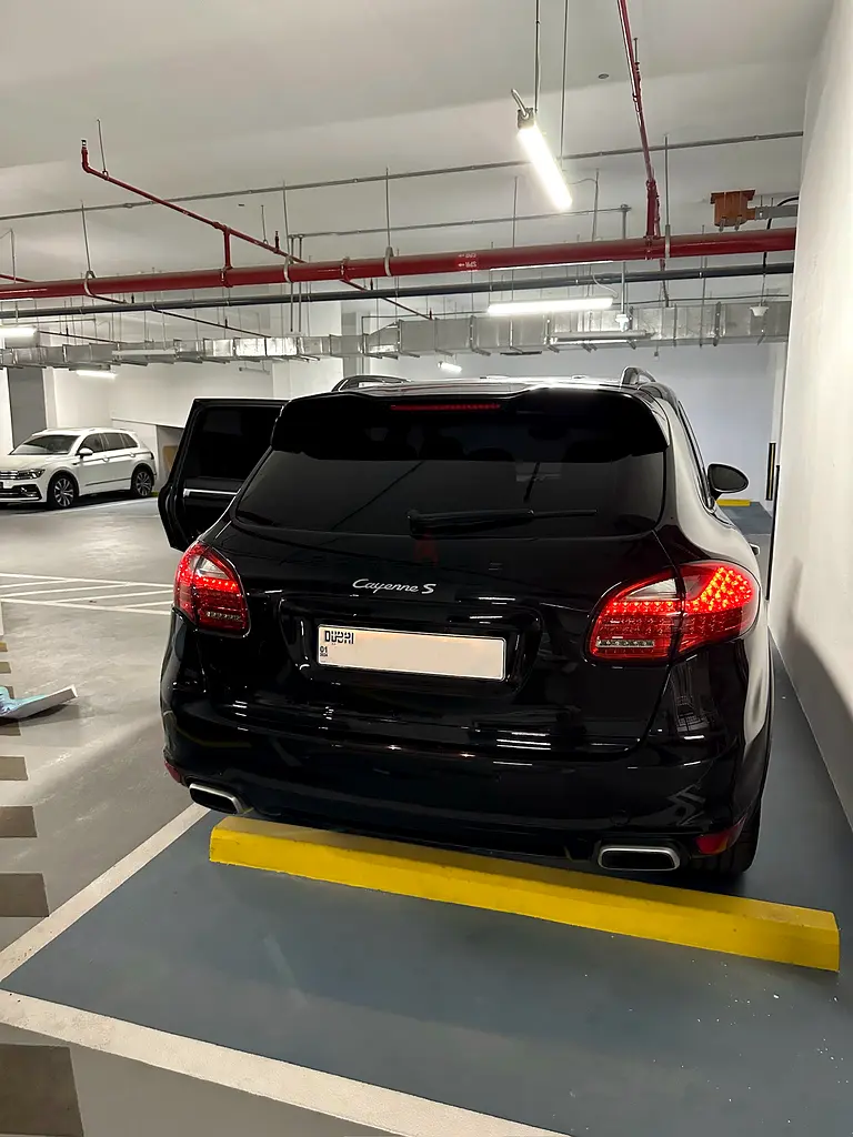 Porsche Cayenne S 2011 | European Specs | V8 Performance | Service History Available - Image 5