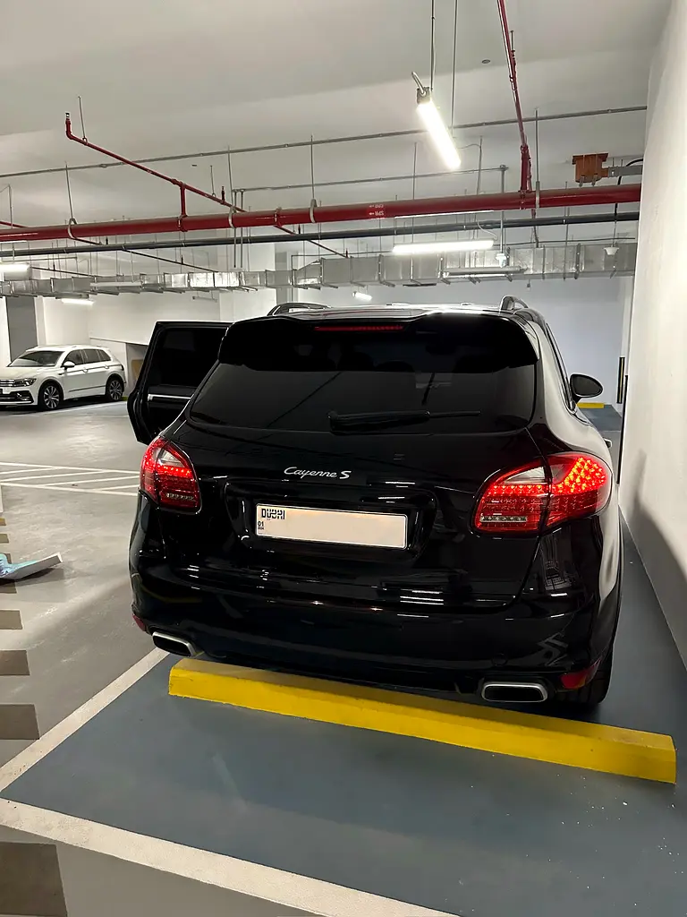 Porsche Cayenne S 2011 | European Specs | V8 Performance | Service History Available - Image 6