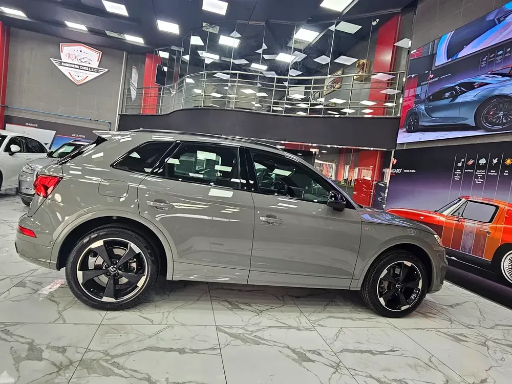 APX monthly EMI 1750 | Audi Q5 45 TFSI Quattro Sport | GCC Specs | Excellent Condition | Warranty + - Image 10