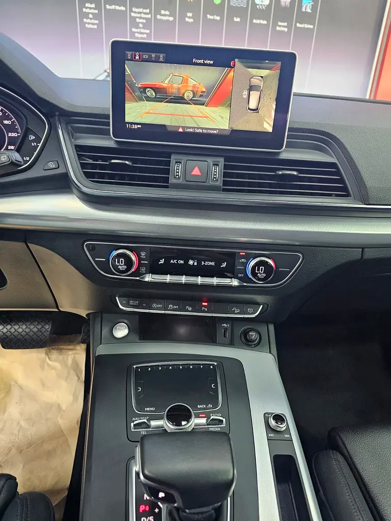 APX monthly EMI 1750 | Audi Q5 45 TFSI Quattro Sport | GCC Specs | Excellent Condition | Warranty + - Image 14