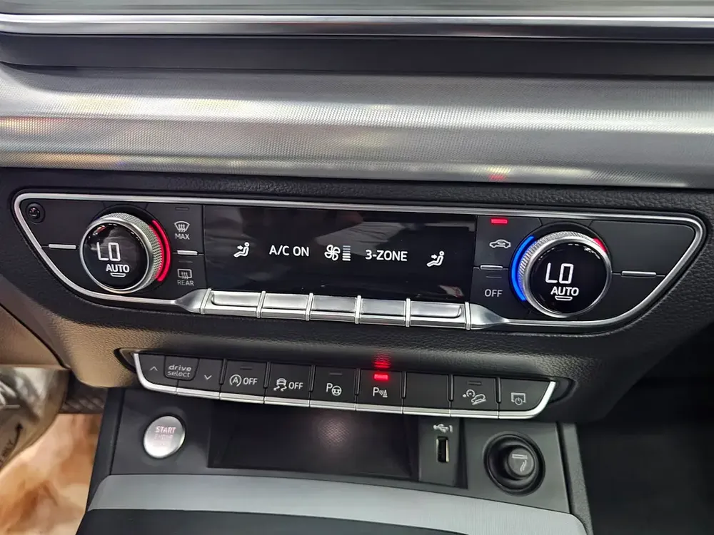 APX monthly EMI 1750 | Audi Q5 45 TFSI Quattro Sport | GCC Specs | Excellent Condition | Warranty + - Image 16