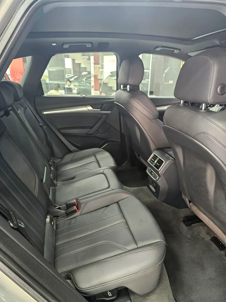 APX monthly EMI 1750 | Audi Q5 45 TFSI Quattro Sport | GCC Specs | Excellent Condition | Warranty + - Image 19