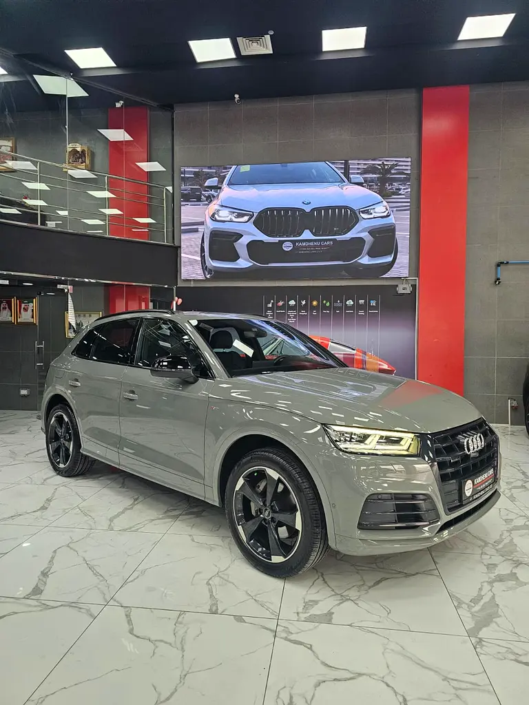 APX monthly EMI 1750 | Audi Q5 45 TFSI Quattro Sport | GCC Specs | Excellent Condition | Warranty + - Image 4