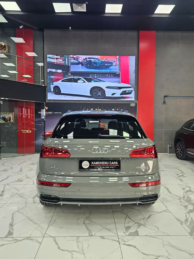 APX monthly EMI 1750 | Audi Q5 45 TFSI Quattro Sport | GCC Specs | Excellent Condition | Warranty + - Image 7