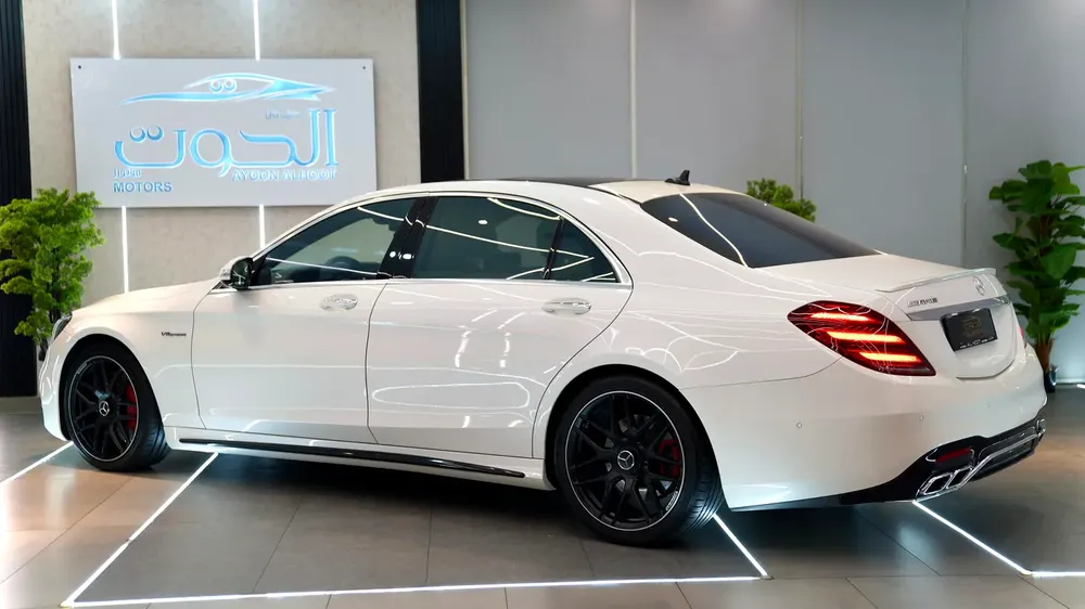 ELITE AMG MERCEDES S500 V8 || S63 KIT || RADAR || TOP RANGE || GCC || HEADUP DISPLAY LOW MILEAGE - Image 12