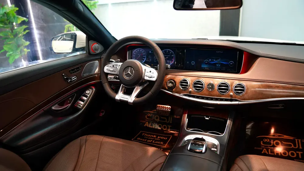 ELITE AMG MERCEDES S500 V8 || S63 KIT || RADAR || TOP RANGE || GCC || HEADUP DISPLAY LOW MILEAGE - Image 14