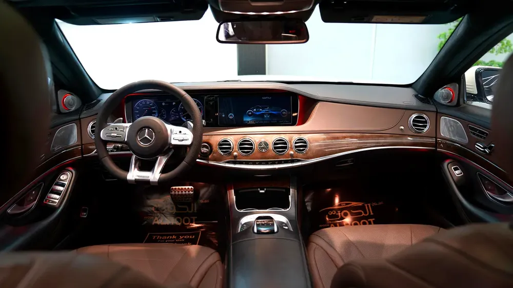 ELITE AMG MERCEDES S500 V8 || S63 KIT || RADAR || TOP RANGE || GCC || HEADUP DISPLAY LOW MILEAGE - Image 16