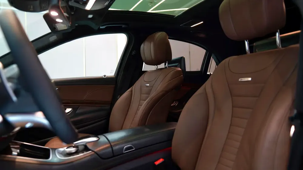 ELITE AMG MERCEDES S500 V8 || S63 KIT || RADAR || TOP RANGE || GCC || HEADUP DISPLAY LOW MILEAGE - Image 18