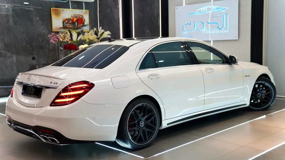 ELITE AMG MERCEDES S500 V8 || S63 KIT || RADAR || TOP RANGE || GCC || HEADUP DISPLAY LOW MILEAGE - Image 4