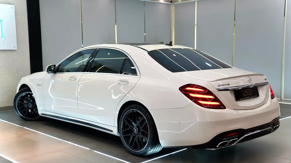 ELITE AMG MERCEDES S500 V8 || S63 KIT || RADAR || TOP RANGE || GCC || HEADUP DISPLAY LOW MILEAGE - Image 8