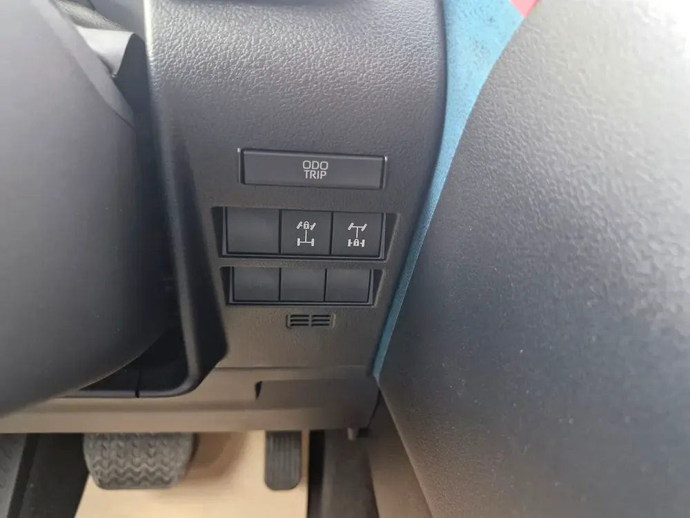 2026 TOYOTA LC300 GX 4.0L BASIC BRAND NEW 0KM (EXPORT ONLY) - Image 9