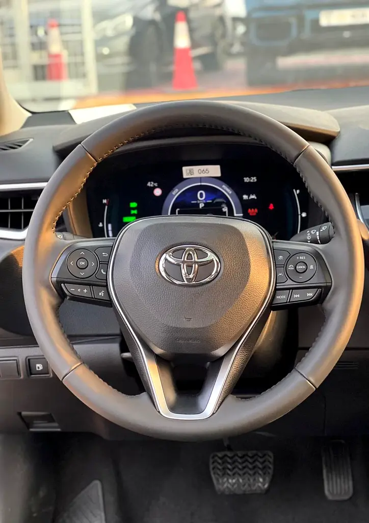 TOYOTA COROLLA ELITE HYBRID 1.8L HEV 2025 - Image 13