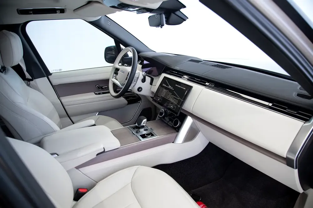 VOGUE FIRST EDITION P530 | GCC | DEALER WARRANTY + SERVICE | REAR ENTERTAINMENT - Image 12