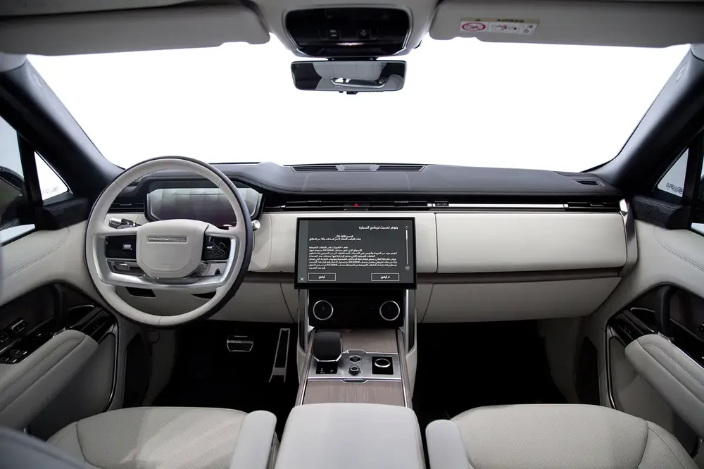VOGUE FIRST EDITION P530 | GCC | DEALER WARRANTY + SERVICE | REAR ENTERTAINMENT - Image 9