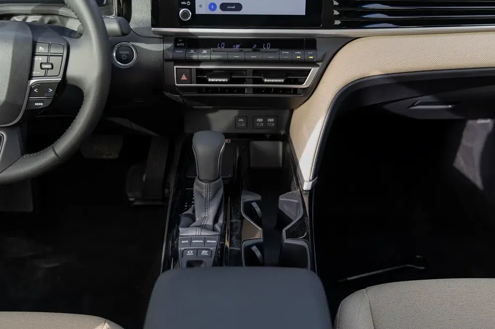 Toyota Camry LE 2.5 L | Hybrid | White | Panoramic Sunroof | Electric Chair | 2026 GCC Specs - Image 18