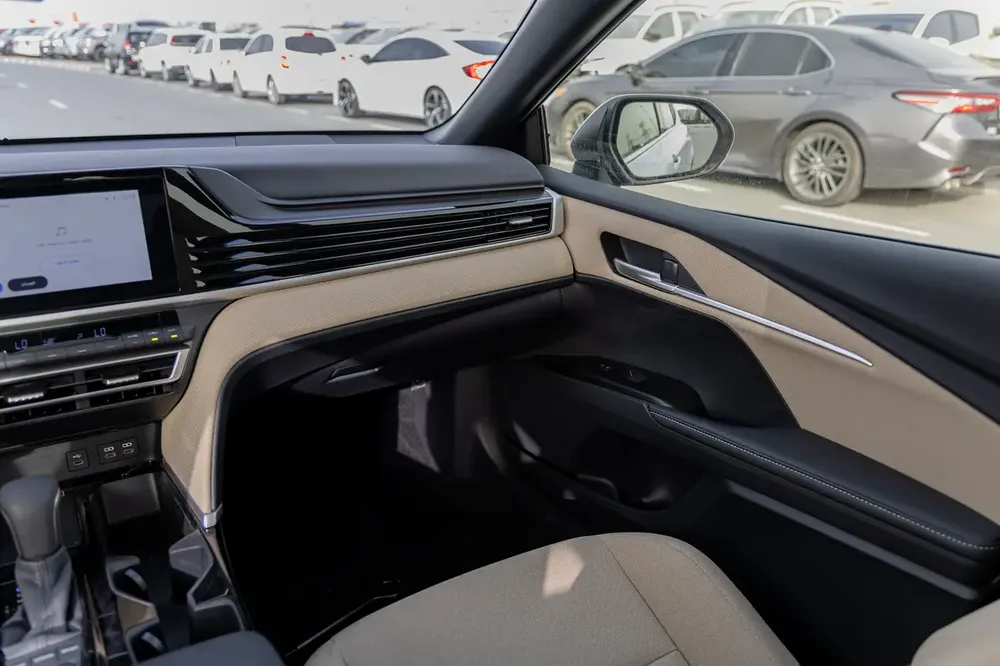 Toyota Camry LE 2.5 L | Hybrid | White | Panoramic Sunroof | Electric Chair | 2026 GCC Specs - Image 19