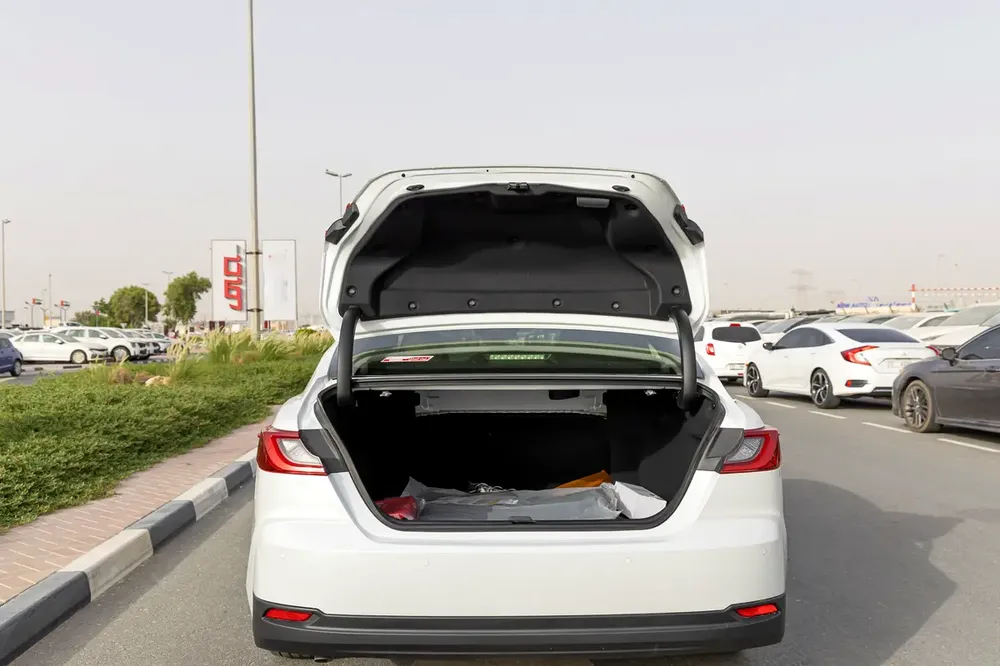 Toyota Camry LE 2.5 L | Hybrid | White | Panoramic Sunroof | Electric Chair | 2026 GCC Specs - Image 20
