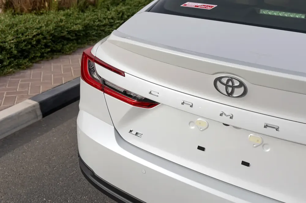 Toyota Camry LE 2.5 L | Hybrid | White | Panoramic Sunroof | Electric Chair | 2026 GCC Specs - Image 8