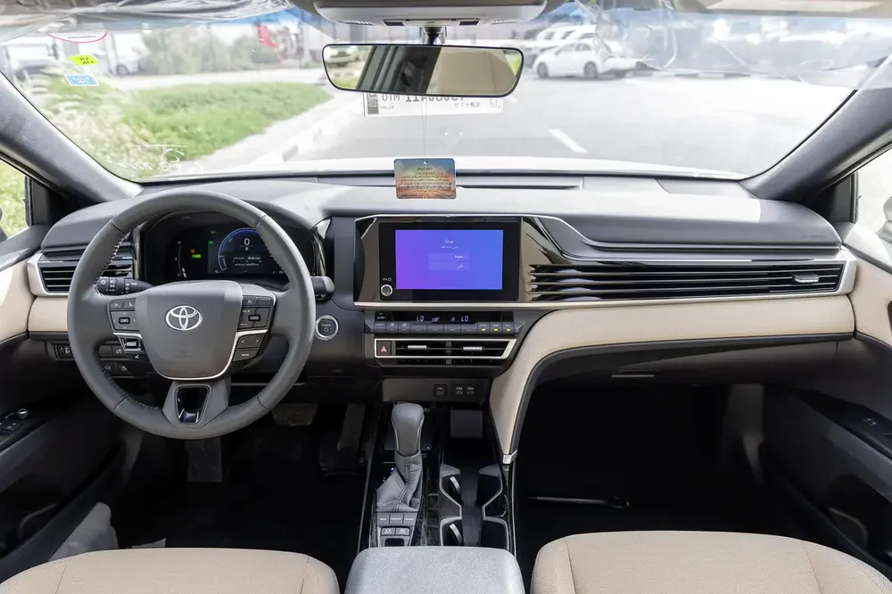 Toyota Camry LE 2.5 L | Hybrid | White | Panoramic Sunroof | Electric Chair | 2026 GCC Specs - Image 9