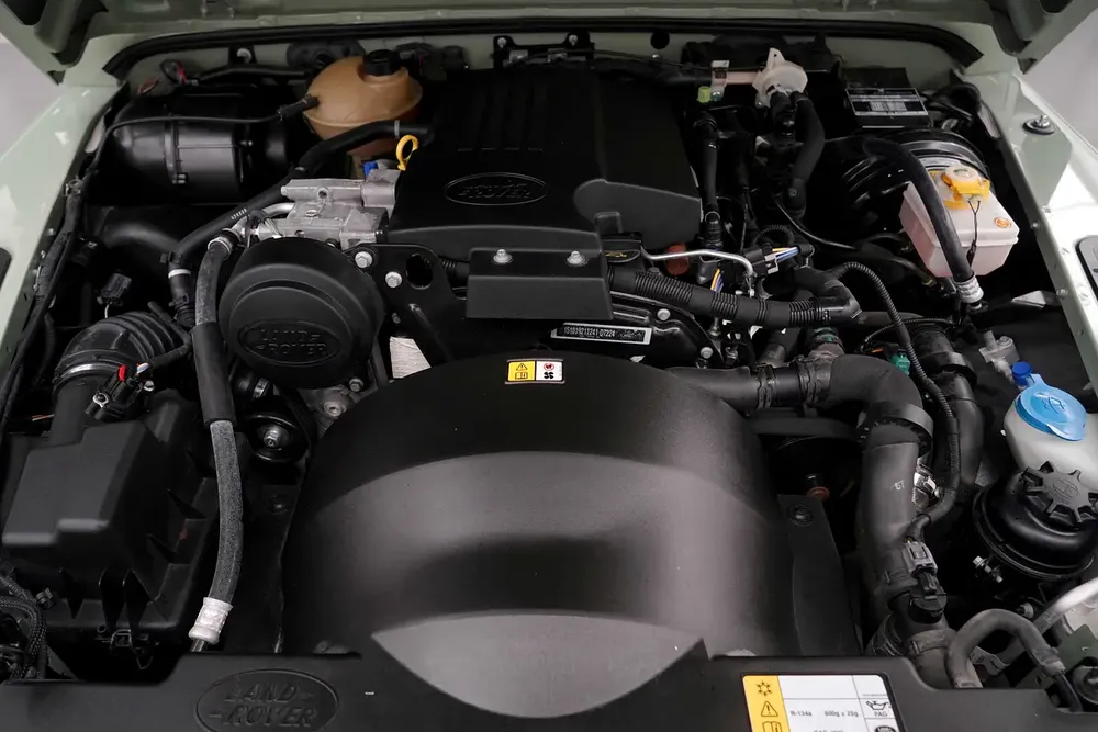 2016 LANDROVER DEFENDER 110 CLASSIC / 7 SEATER - Image 17
