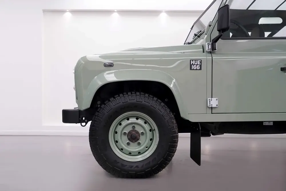 2016 LANDROVER DEFENDER 110 CLASSIC / 7 SEATER - Image 6