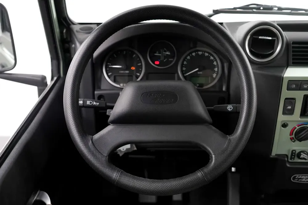 2016 LANDROVER DEFENDER 110 CLASSIC / 7 SEATER - Image 9
