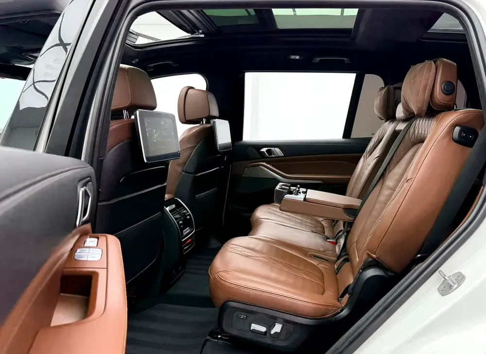 2020 BMW X7 xDrive40i M-Sport, Warranty, Full BMW Service History, 7 Seater, Fully Loaded, GCC - Image 18