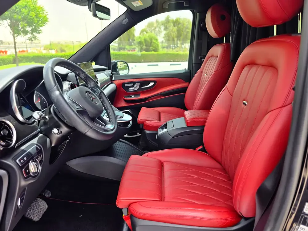 Mercedes-Benz V250 Falcon Edition 2024 Only 600 KM Driven | GCC Specs | Literally Brand New - Image 11