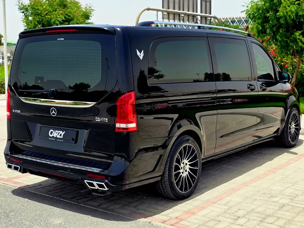 Mercedes-Benz V250 Falcon Edition 2024 Only 600 KM Driven | GCC Specs | Literally Brand New - Image 7