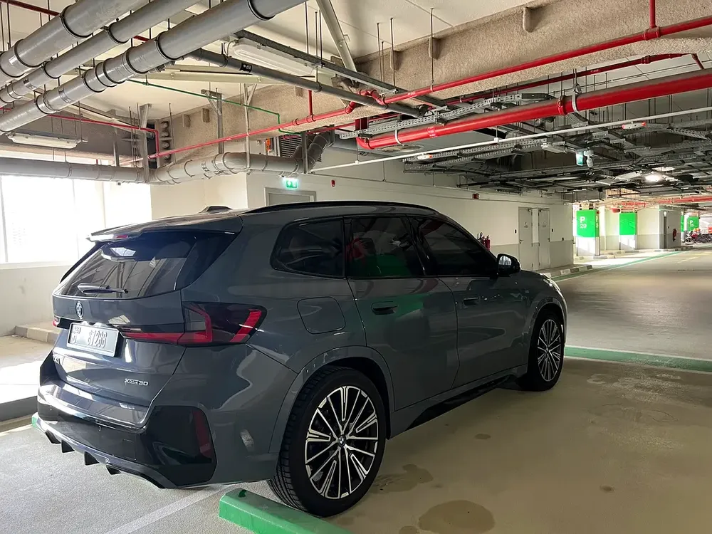 Luxury bmw IX1 xdrive 30 M  2024 GCC TOP OPTIONS ORIGINAL PAINT LOW KM IN PERFECT CONDITION - Image 10