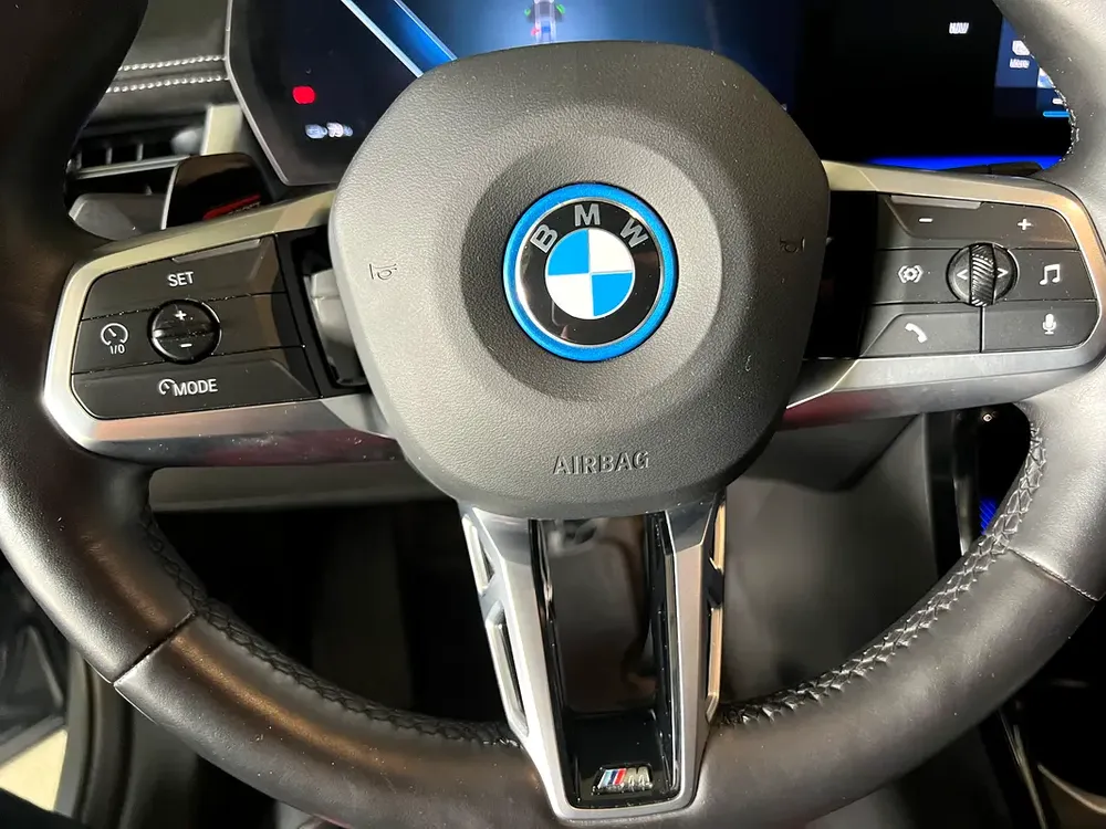 Luxury bmw IX1 xdrive 30 M  2024 GCC TOP OPTIONS ORIGINAL PAINT LOW KM IN PERFECT CONDITION - Image 16