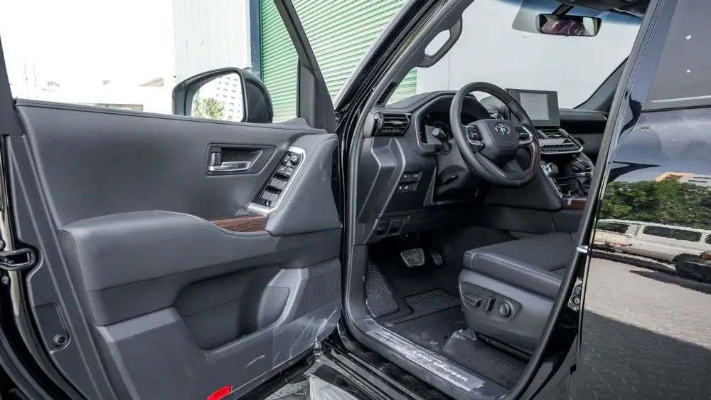 Toyota Land Cruiser GXR 3.5L Hybrid 2026, GCC Specs - Brand New! - Image 15